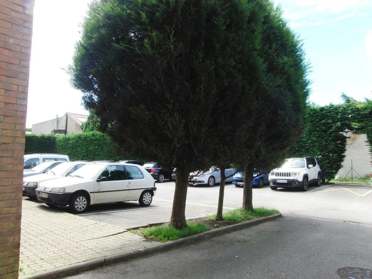 Une Petite Halte Calais Exterior photo